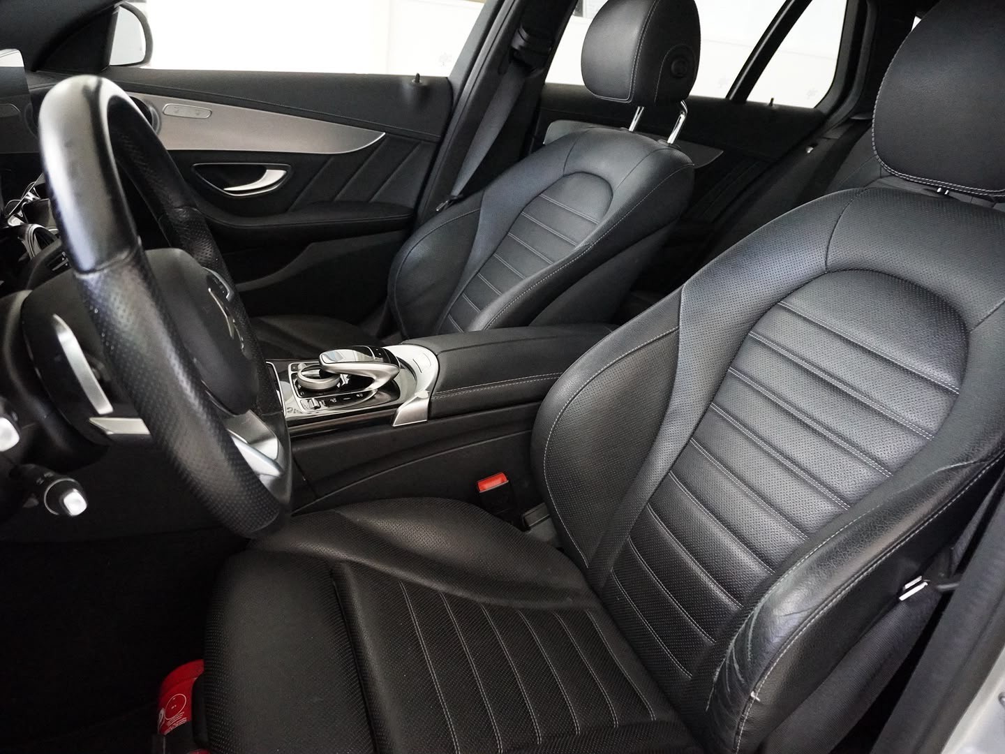 MERCEDES-BENZ C 43 AMG 4Matic 9G-Tronic-image-4