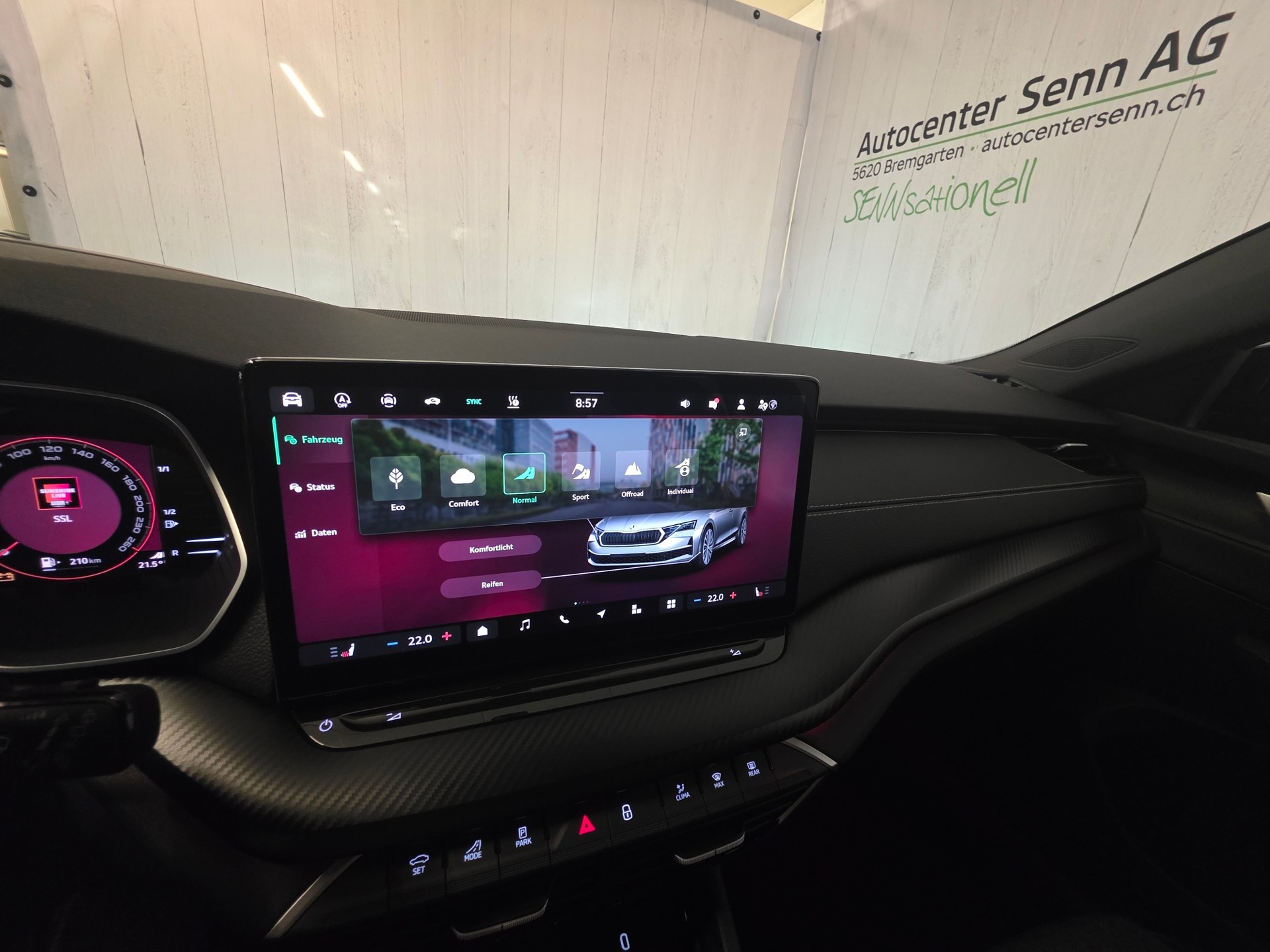 SKODA Octavia Combi 2.0 TSI DSG Dynamic 4x4-image-19