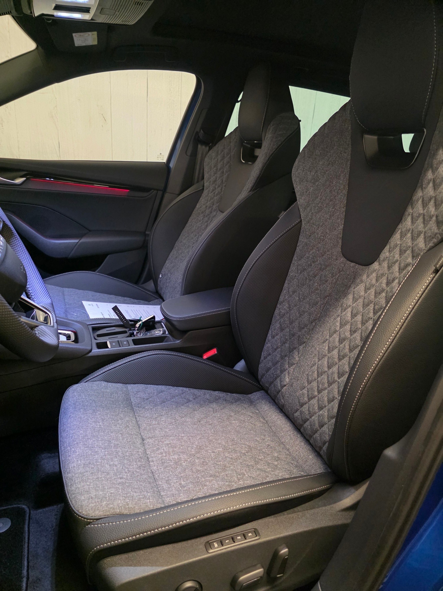 SKODA Octavia Combi 2.0 TSI DSG Dynamic 4x4-image-14