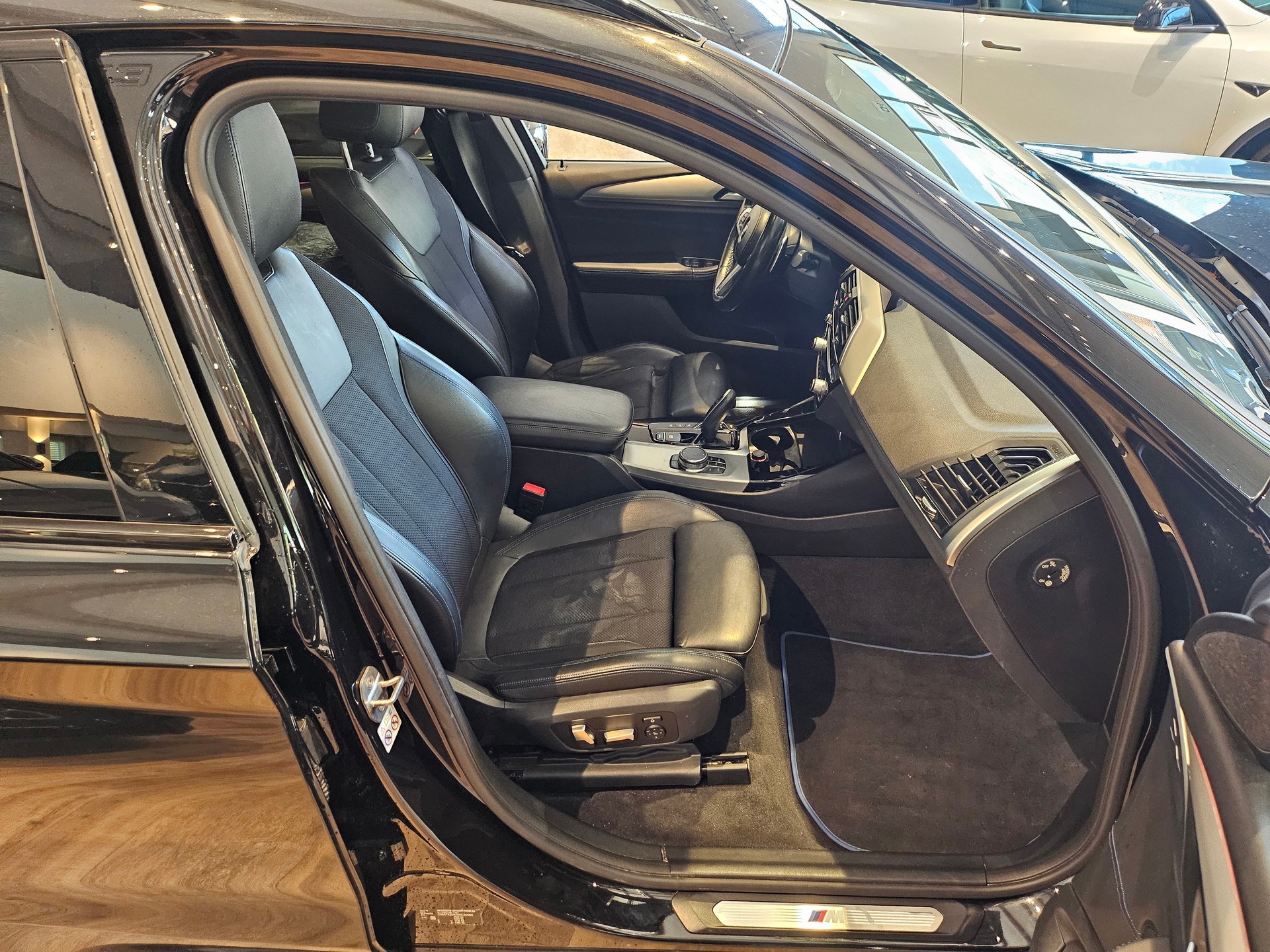BMW X3 xDrive 20d Individualđ„ M Sport Steptronicđ„-image-17