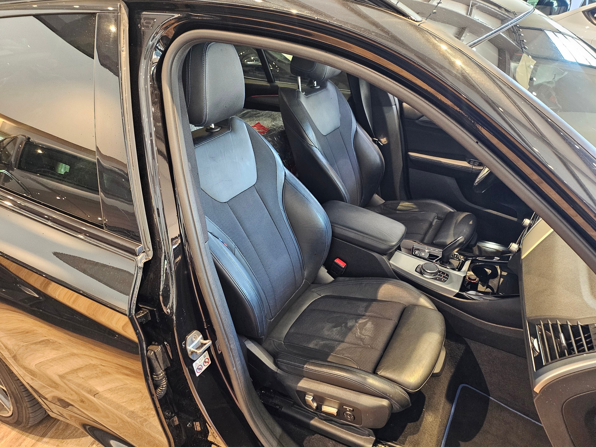 BMW X3 xDrive 20d Individualđ„ M Sport Steptronicđ„-image-18
