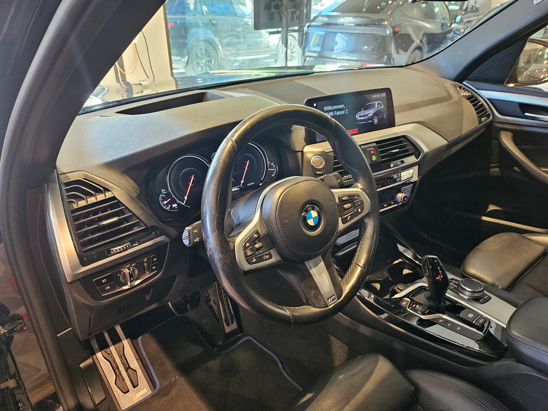 BMW X3 xDrive 20d Individualđ„ M Sport Steptronicđ„-image-24