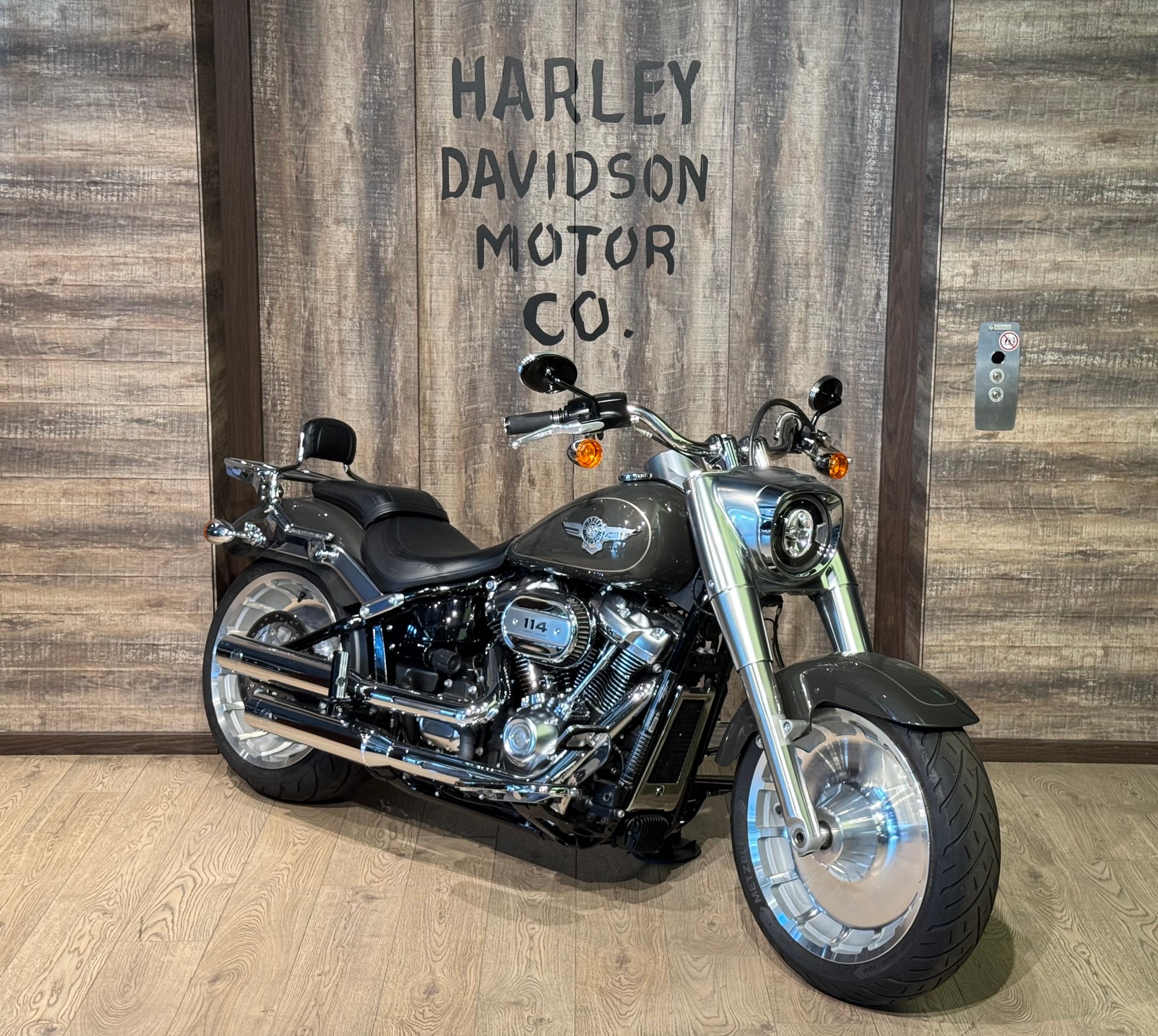 HARLEY-DAVIDSON FLFBS Fat Boy 114 ABS-showroom-element-1