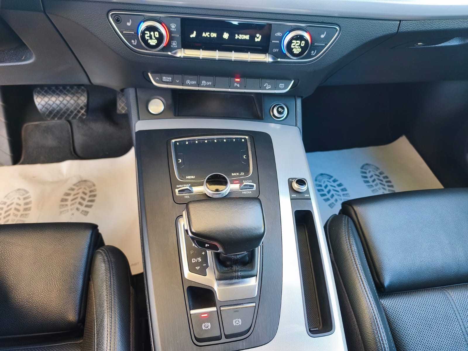 AUDI Q5 2.0 TFSI sport quattro S-tronic-image-28