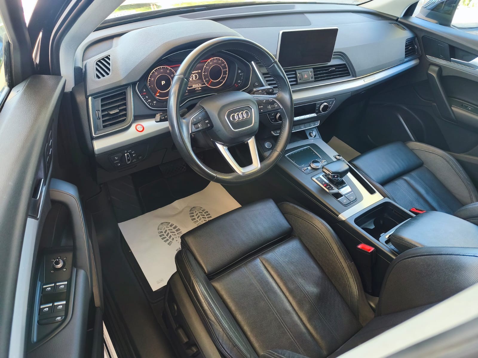 AUDI Q5 2.0 TFSI sport quattro S-tronic-image-9