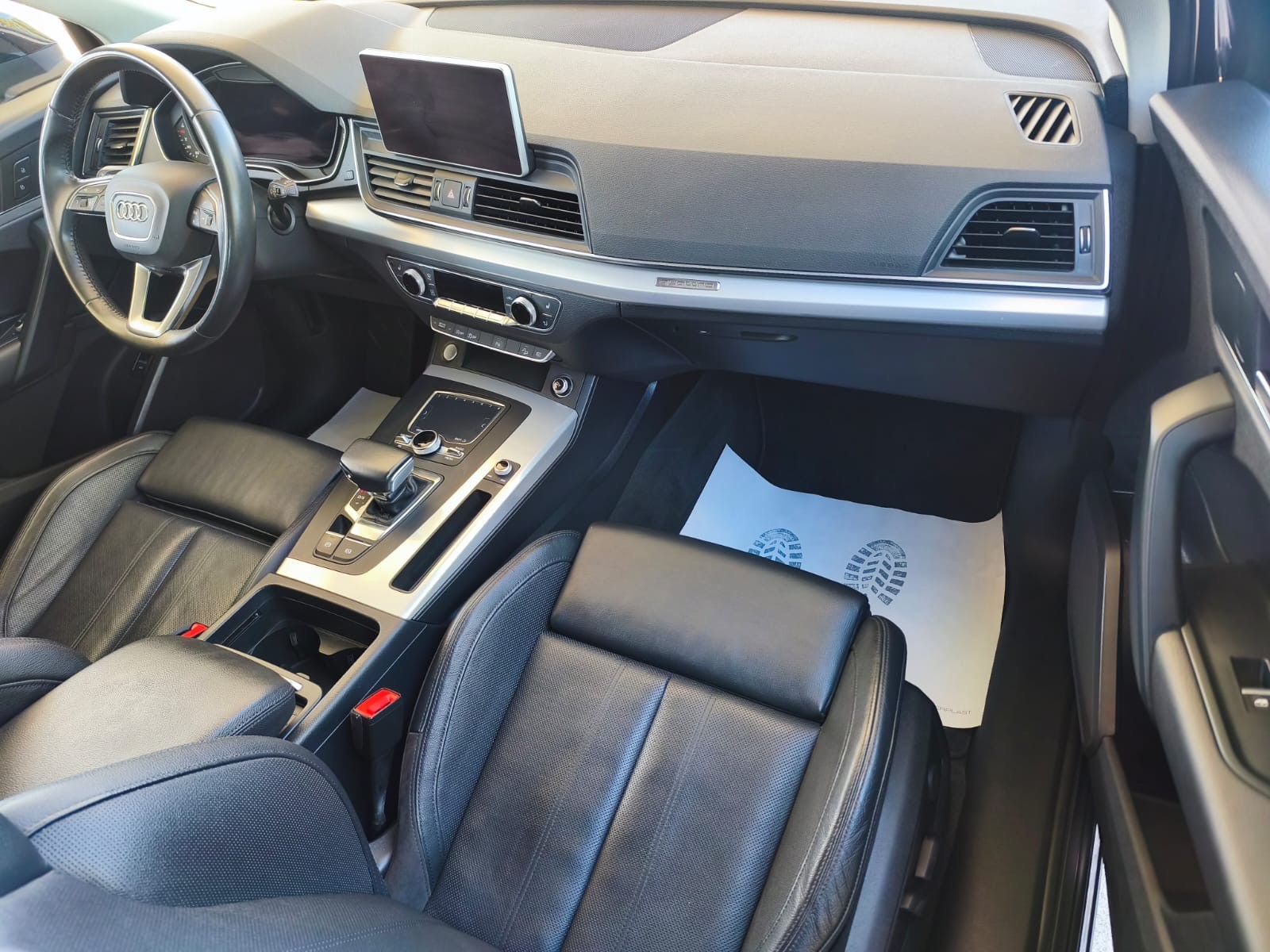 AUDI Q5 2.0 TFSI sport quattro S-tronic-image-11