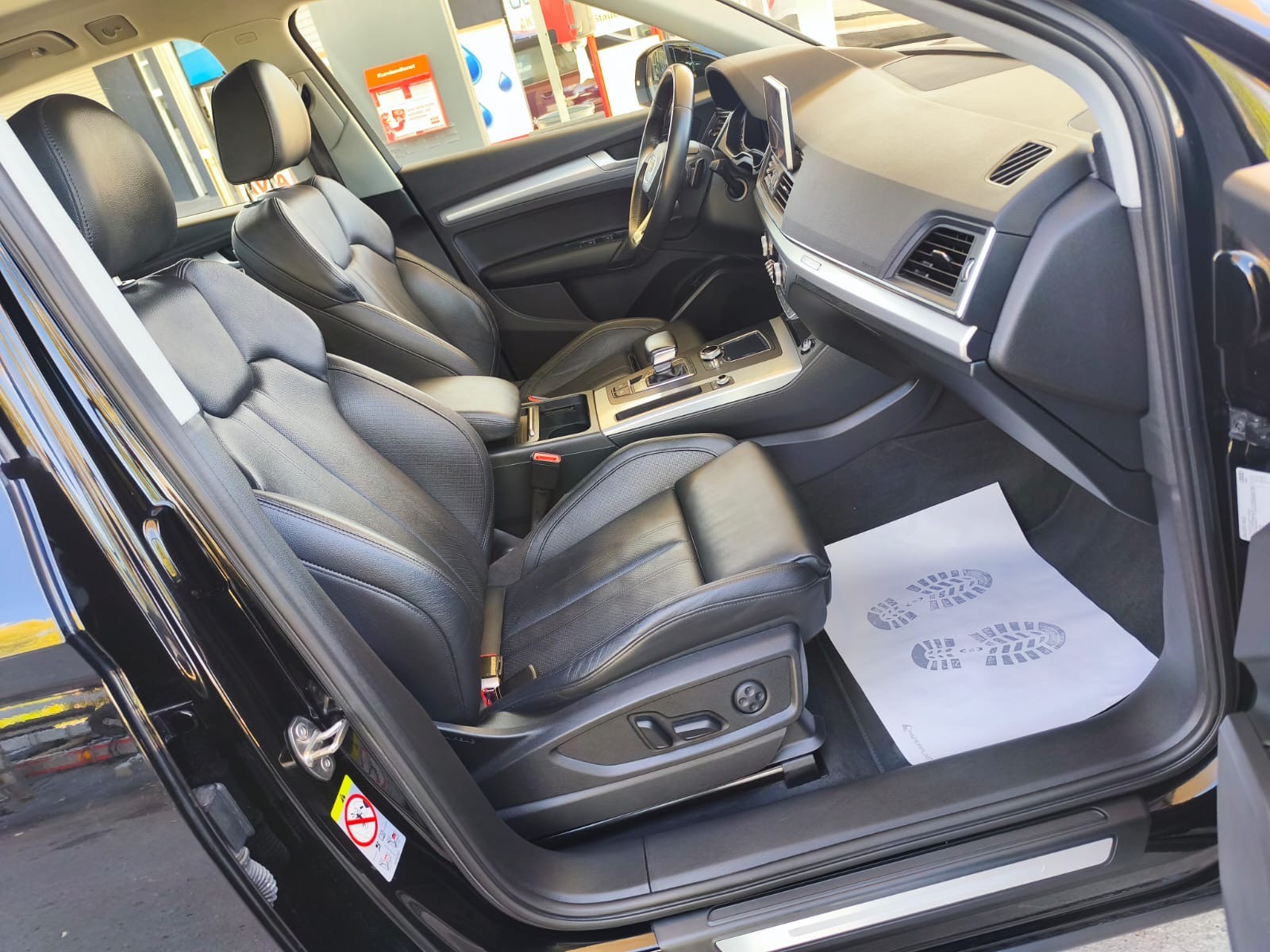 AUDI Q5 2.0 TFSI sport quattro S-tronic-image-19