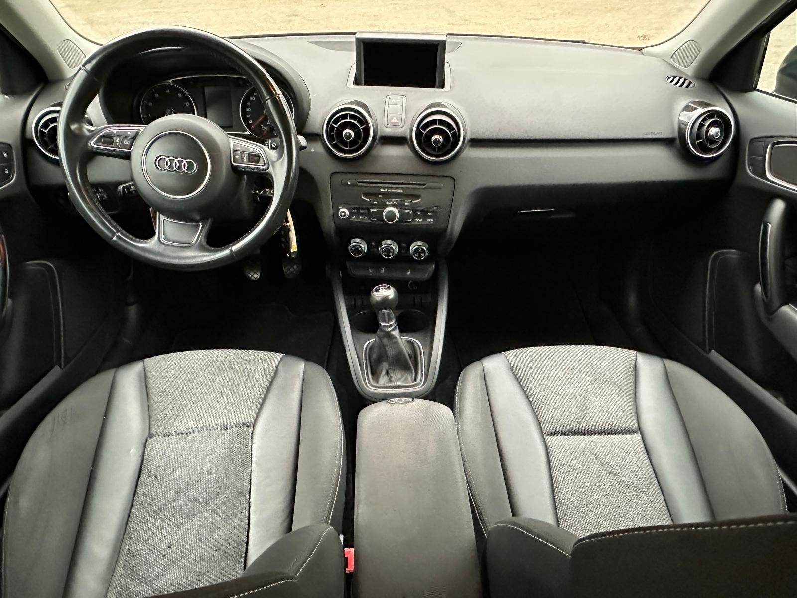 AUDI A1 Sportback 1.2 TFSI Attraction-image-6