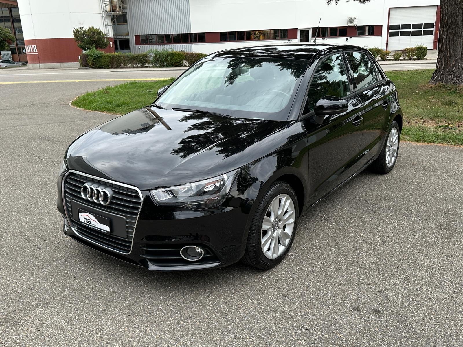 AUDI A1 Sportback 1.2 TFSI Attraction-image-2