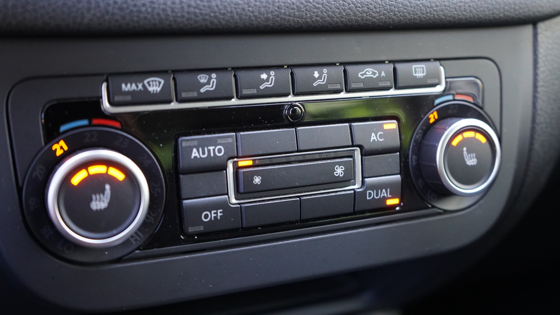 VW Tiguan 2.0 TSI Track&Field 4Motion DSG-image-9