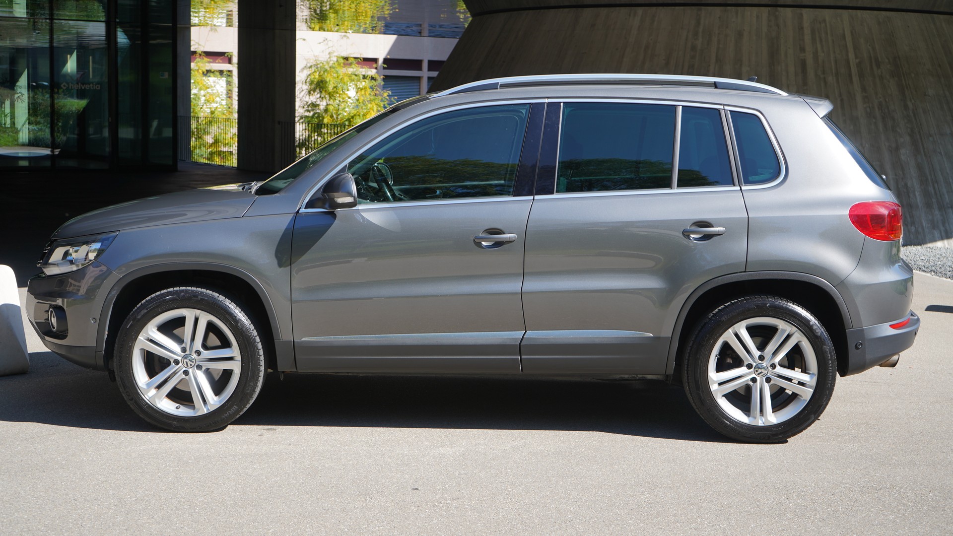 VW Tiguan 2.0 TSI Track&Field 4Motion DSG-image-5