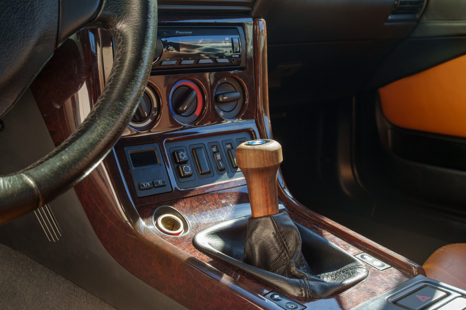 BMW 2.8-image-7