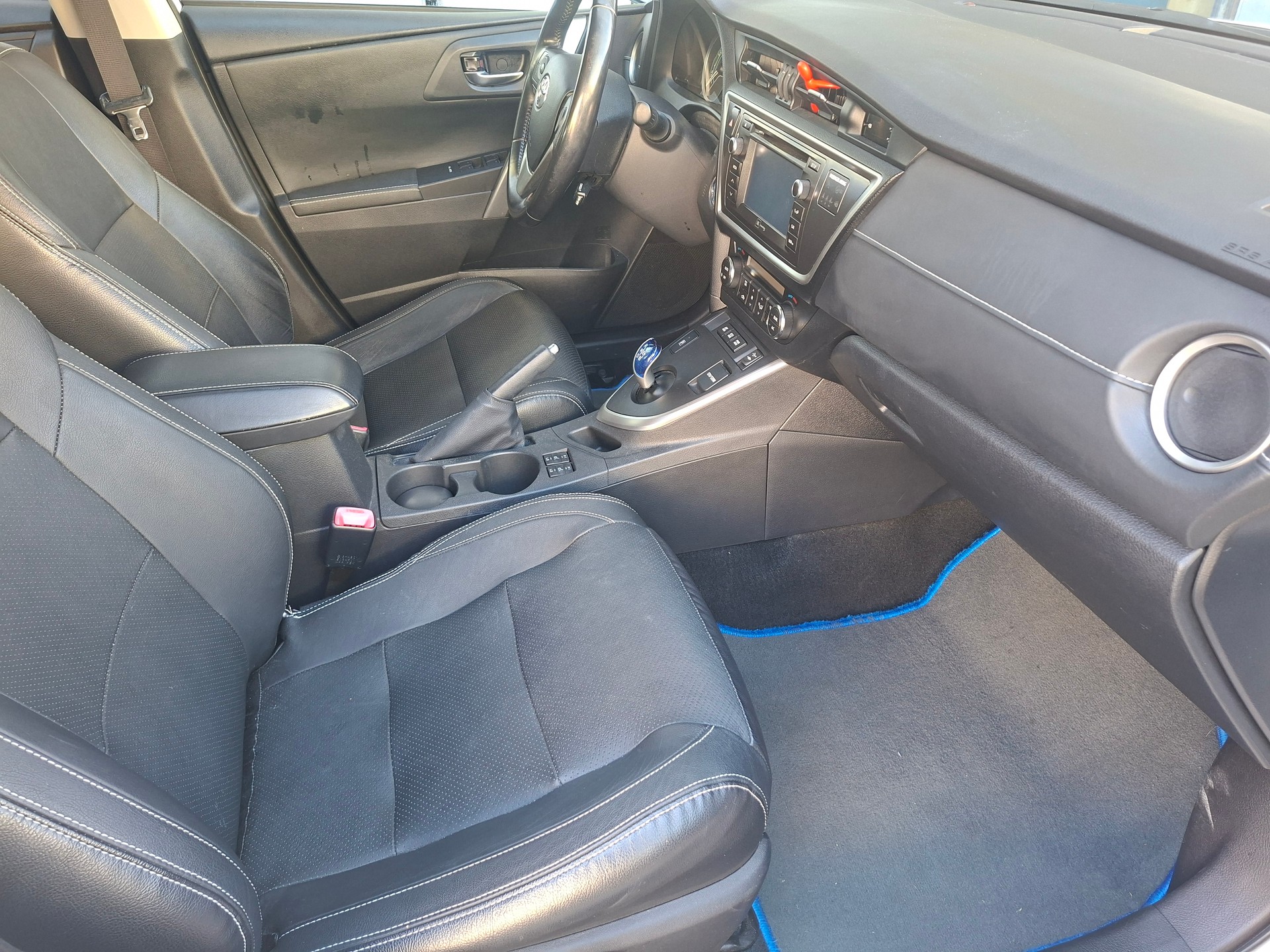 TOYOTA Auris 1.8 16V HSD Linea Sol-image-7