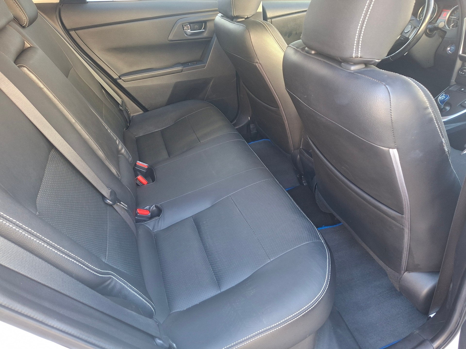TOYOTA Auris 1.8 16V HSD Linea Sol-image-10