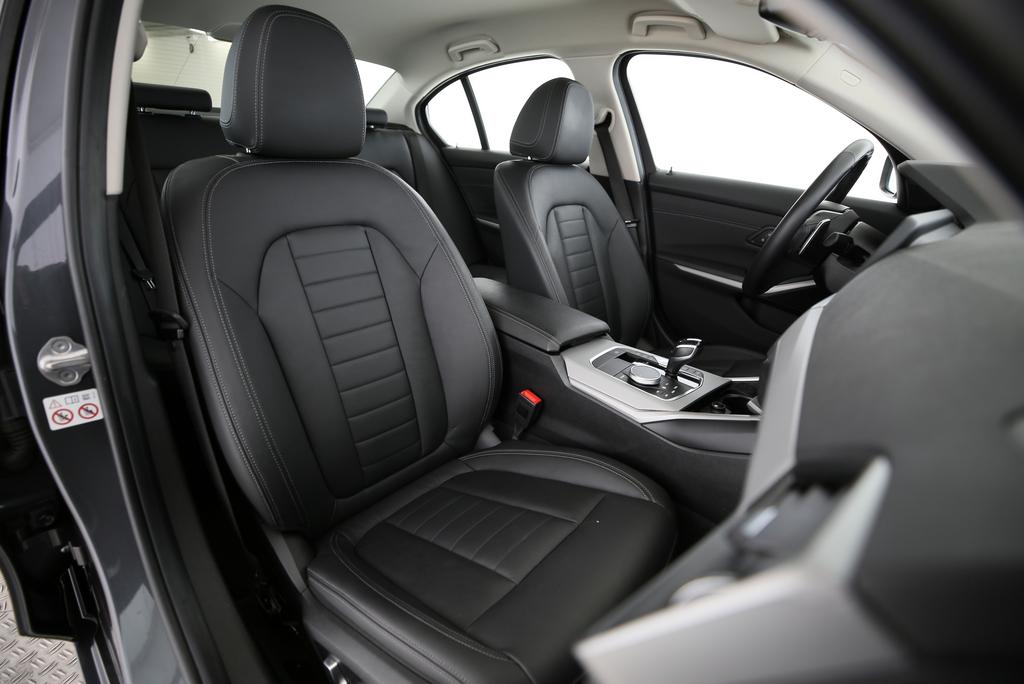 BMW 320d xDrive SAG-image-11