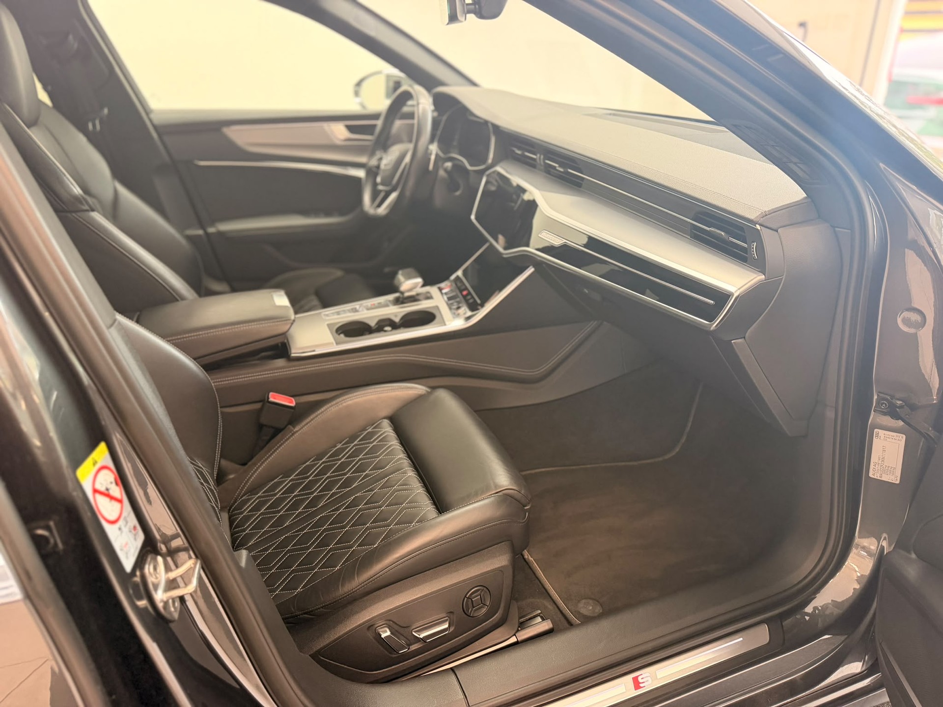 AUDI S6 Avant 3.0 TDI quattro tiptronic-image-9