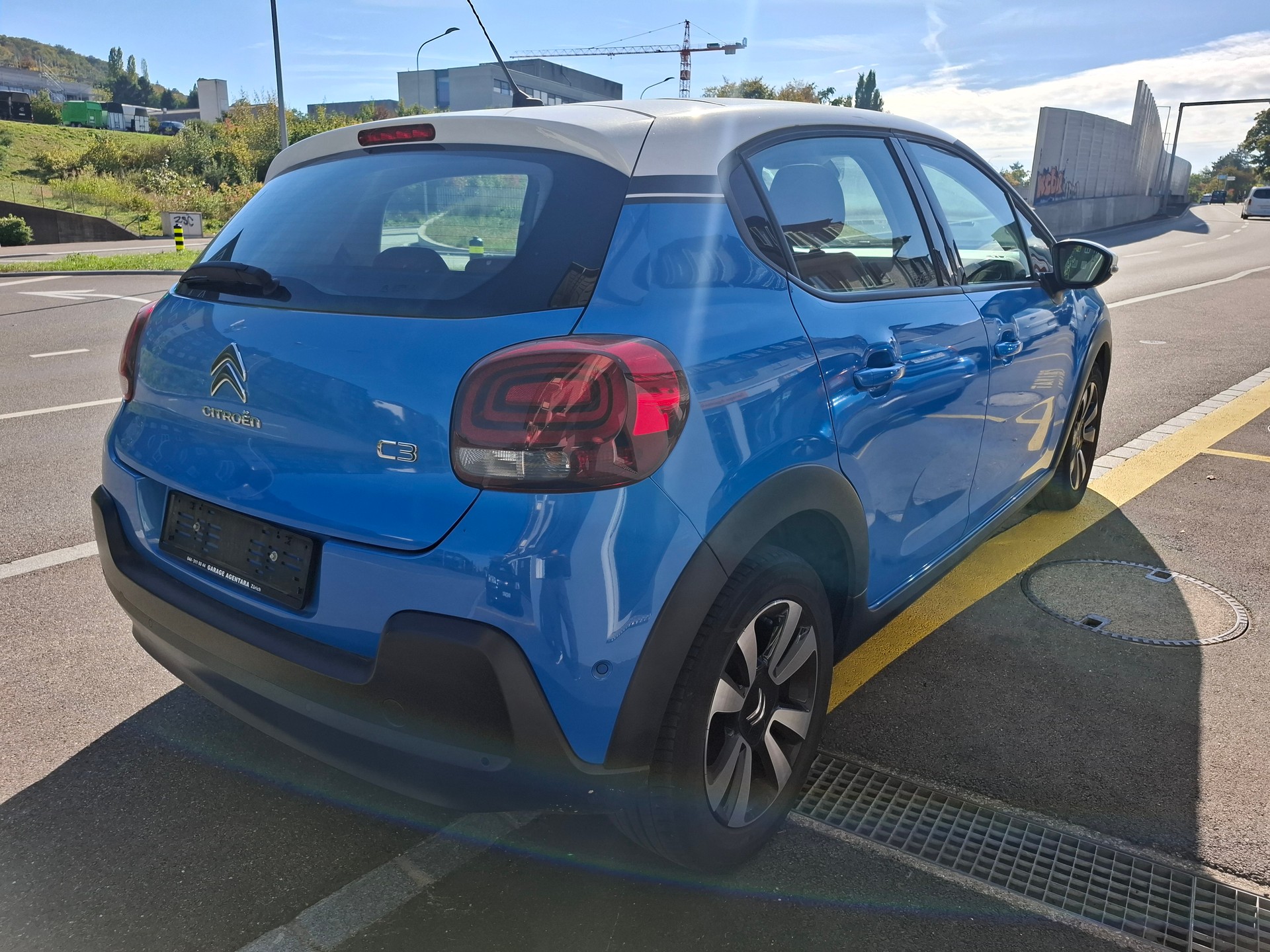 CITROEN C3 1.2i PureTech Shine-image-4