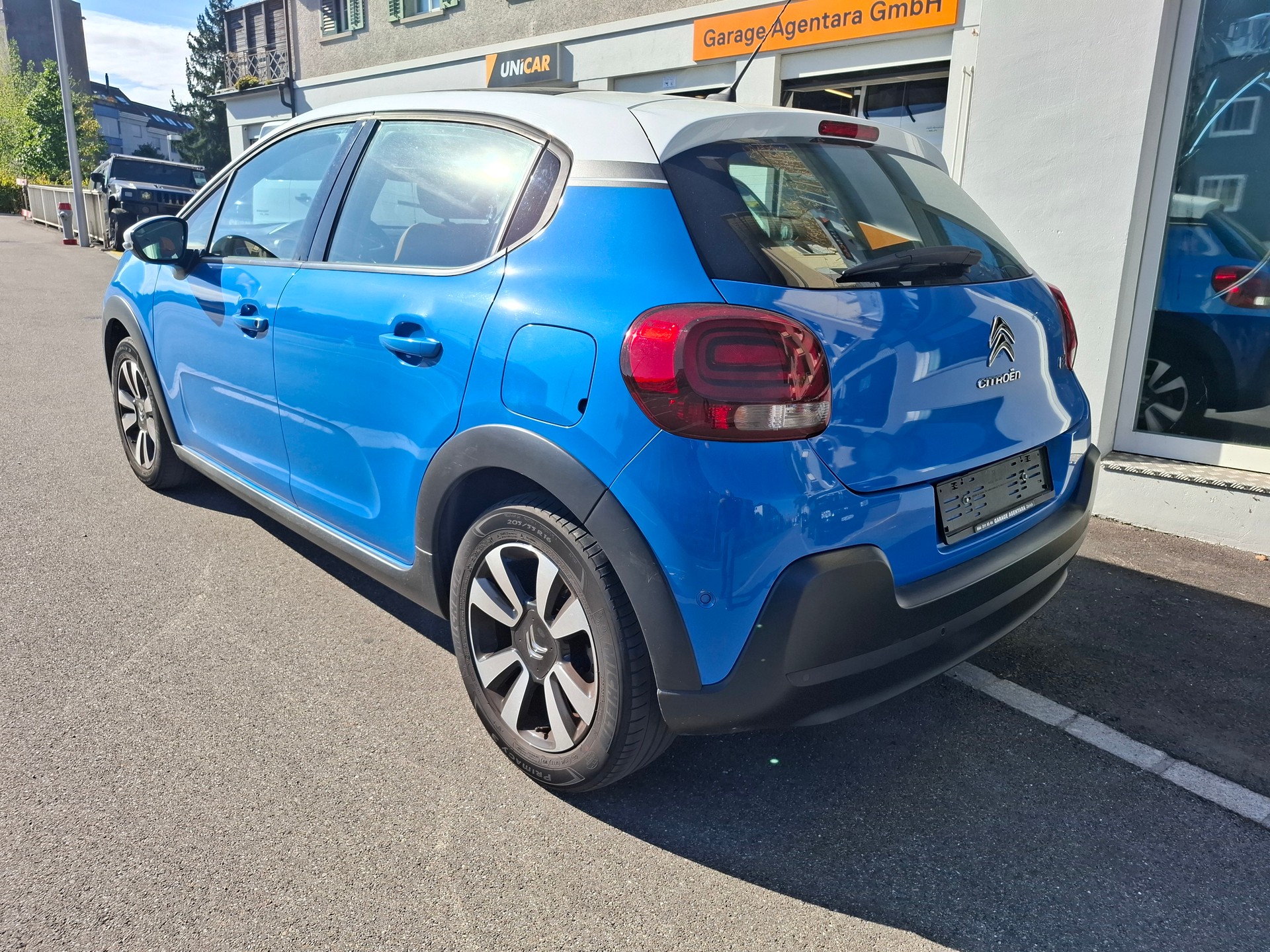 CITROEN C3 1.2i PureTech Shine-image-2