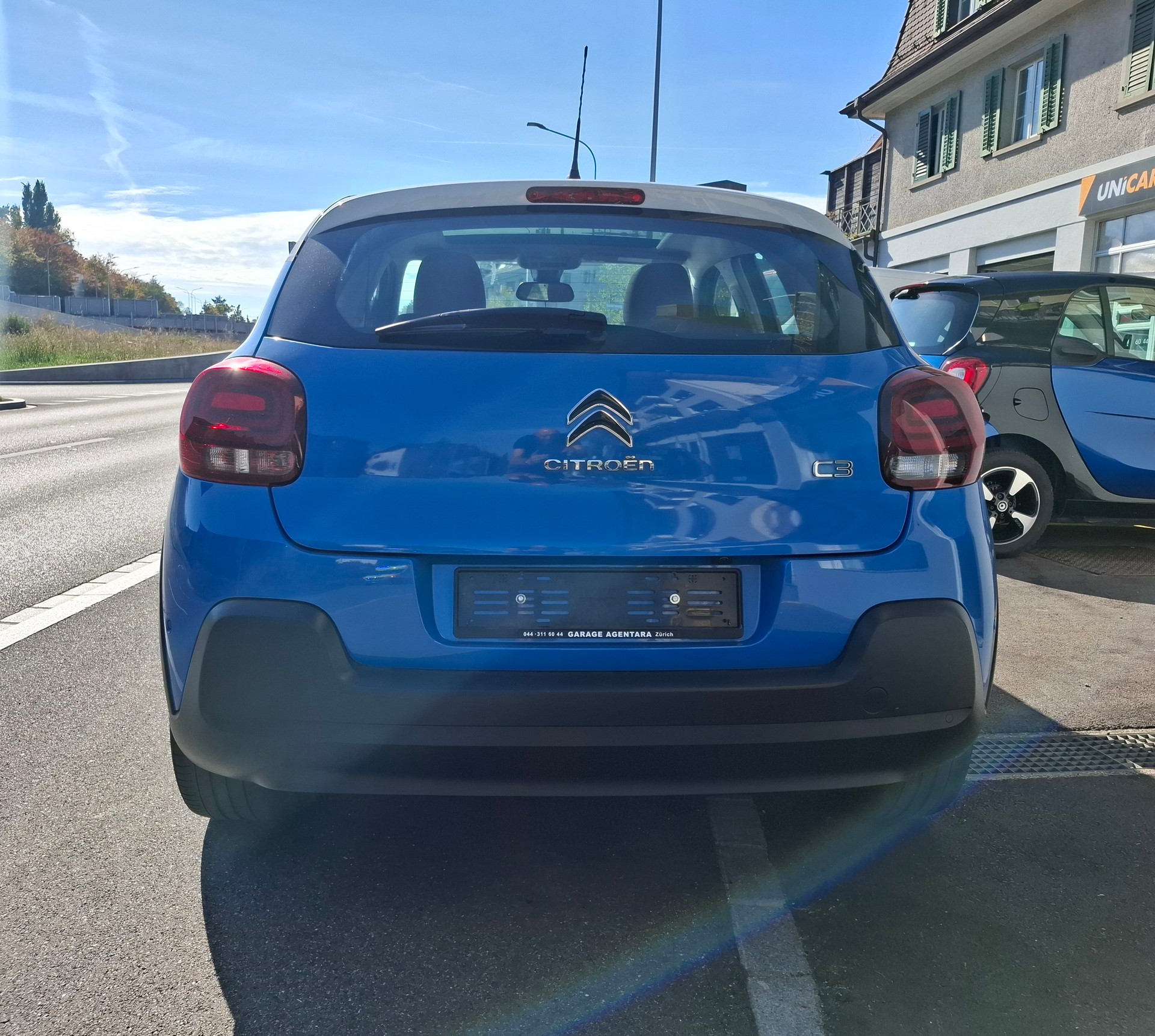 CITROEN C3 1.2i PureTech Shine-image-3