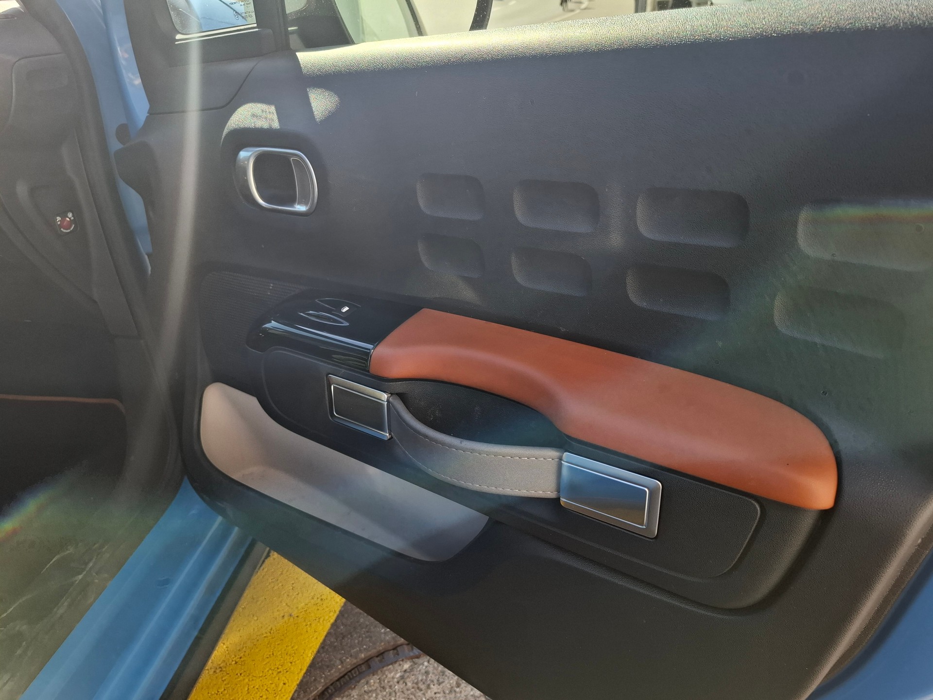 CITROEN C3 1.2i PureTech Shine-image-16
