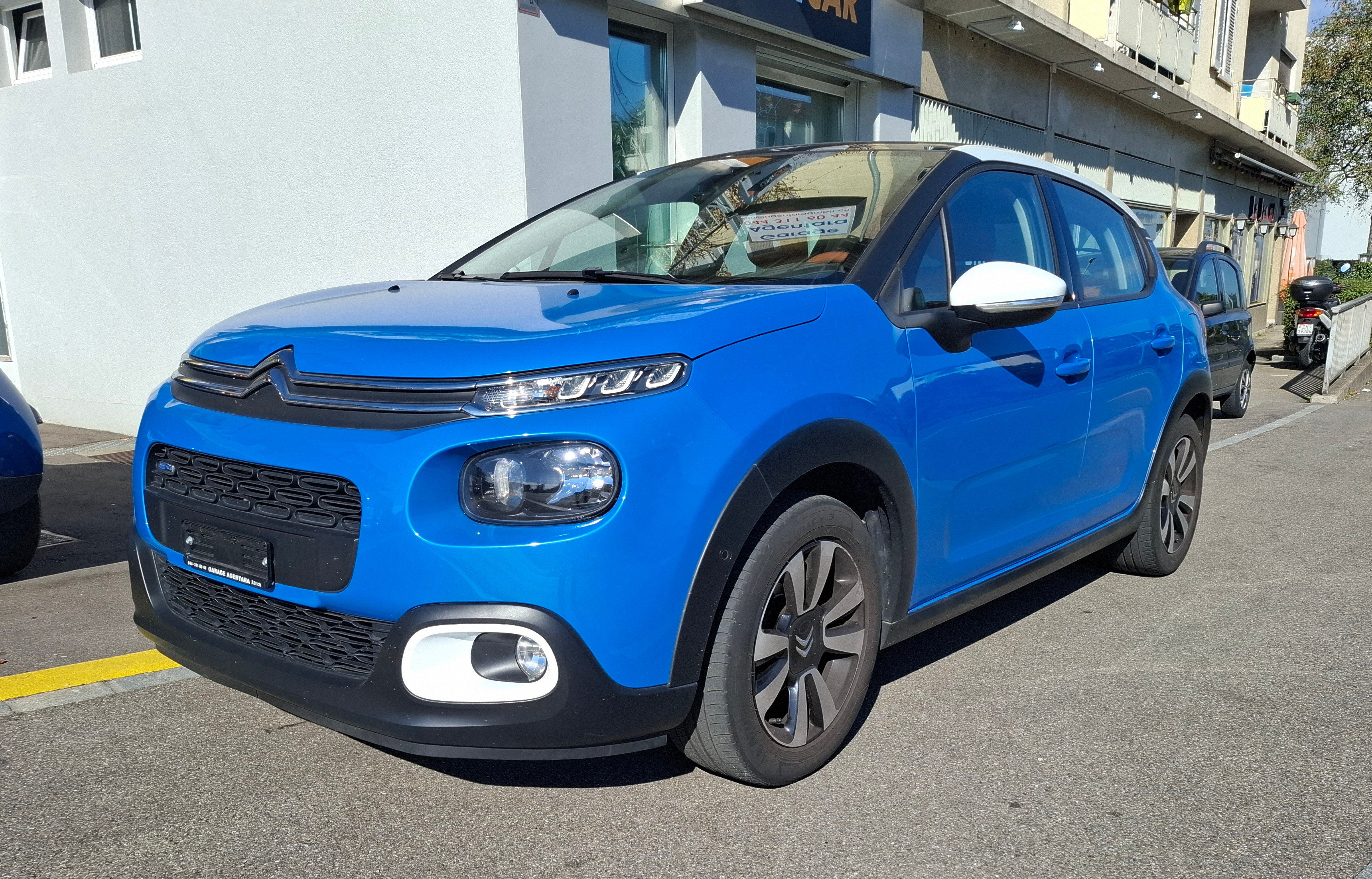 Car photo