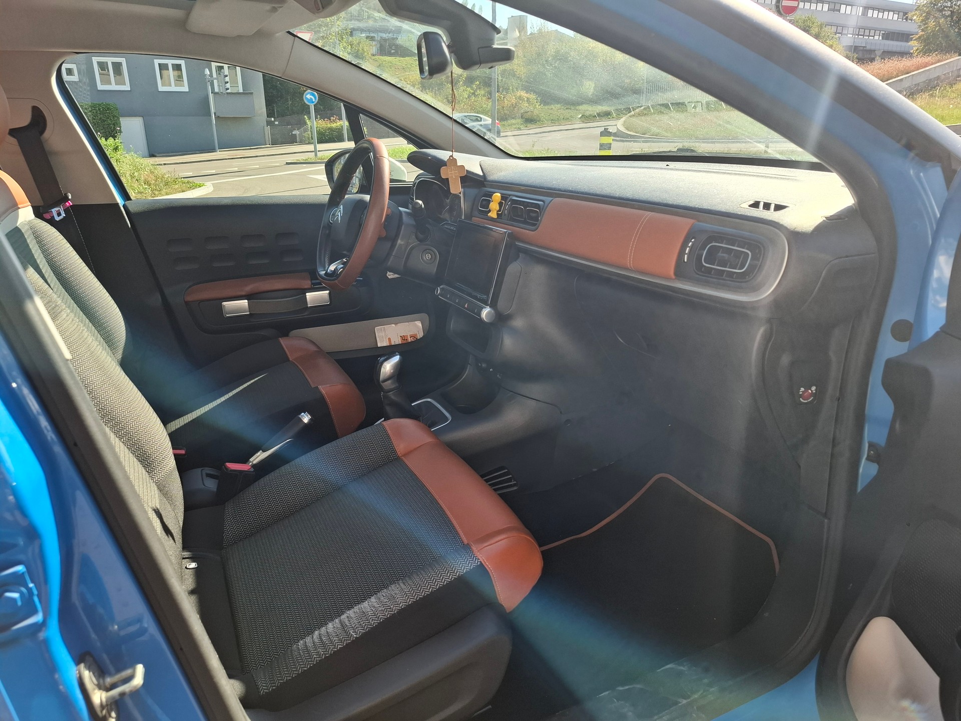 CITROEN C3 1.2i PureTech Shine-image-18