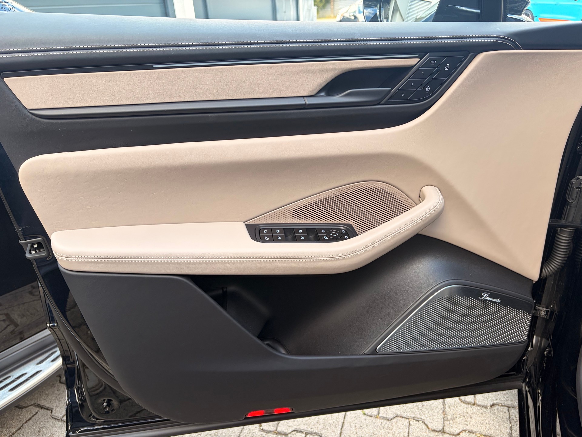 PORSCHE Macan Turbo 100kWh-image-7