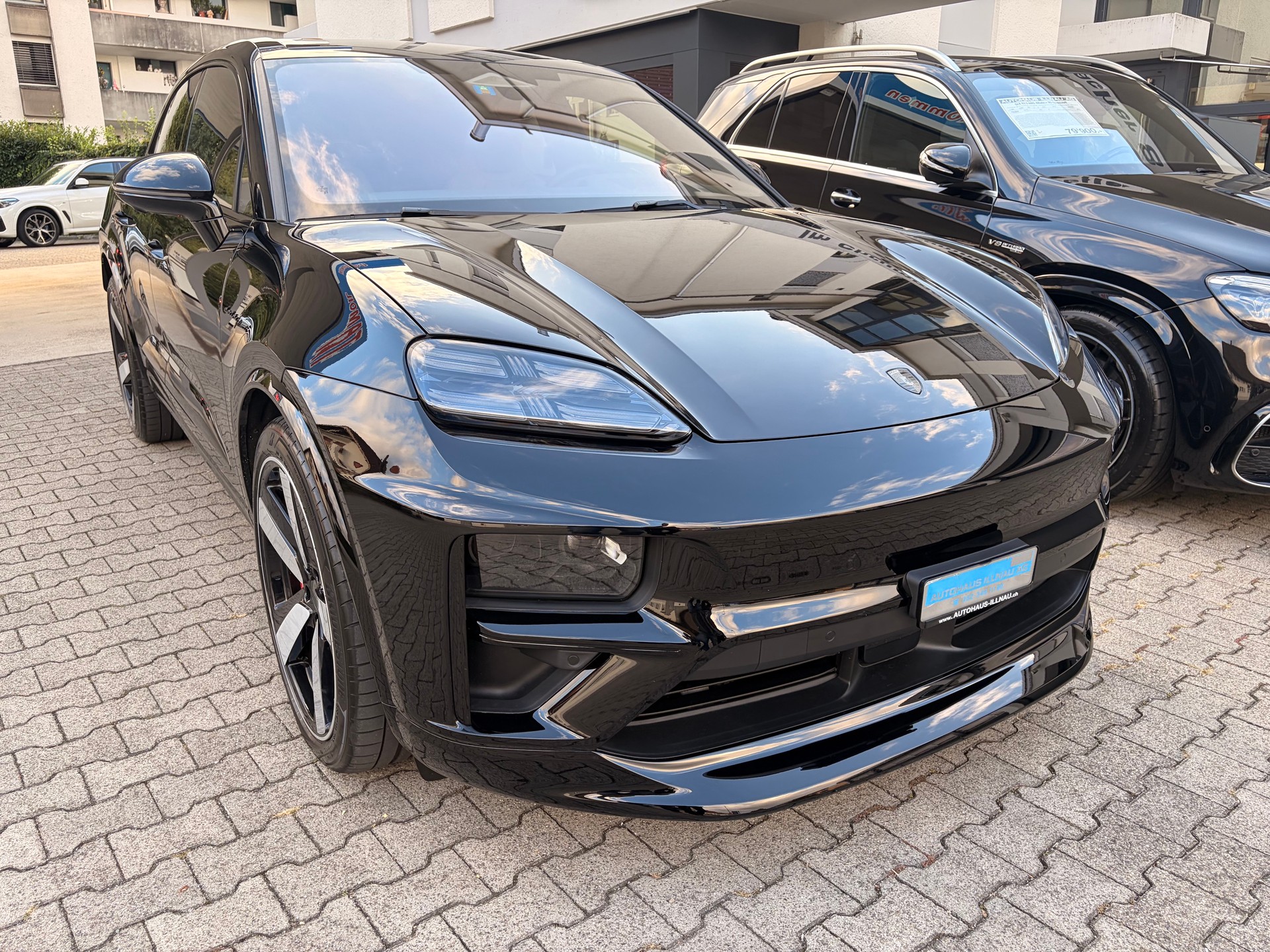 PORSCHE Macan Turbo 100kWh-image-0
