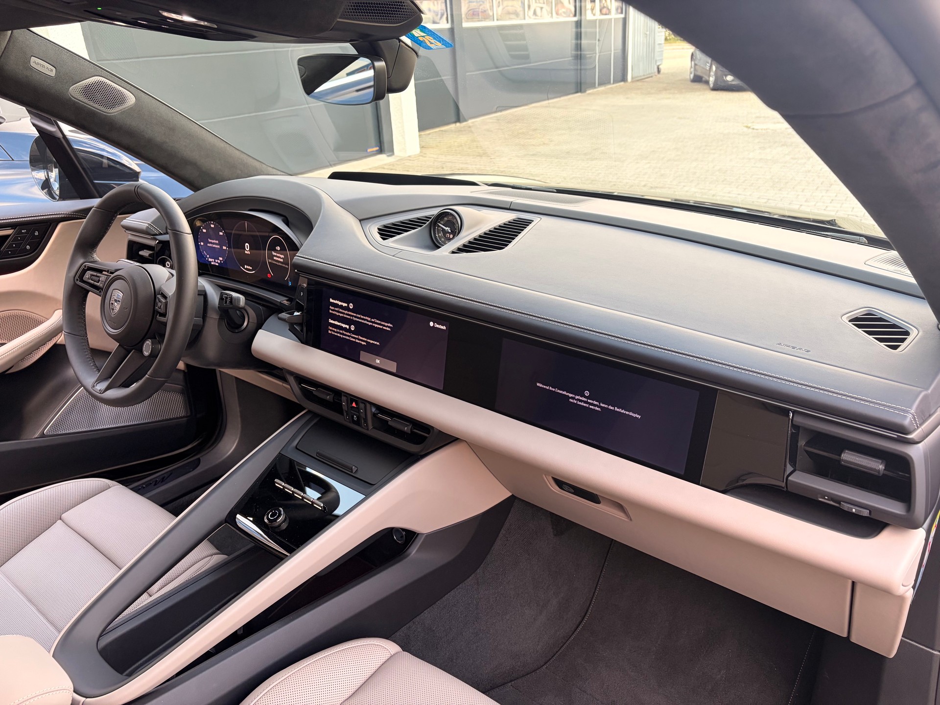 PORSCHE Macan Turbo 100kWh-image-3