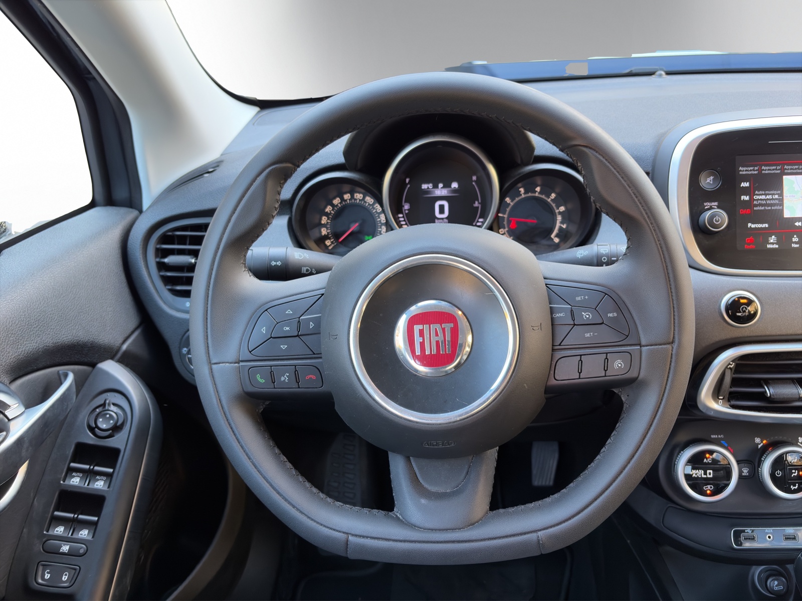 FIAT 500X 1.4T Cross 4x4 Automatic-image-9