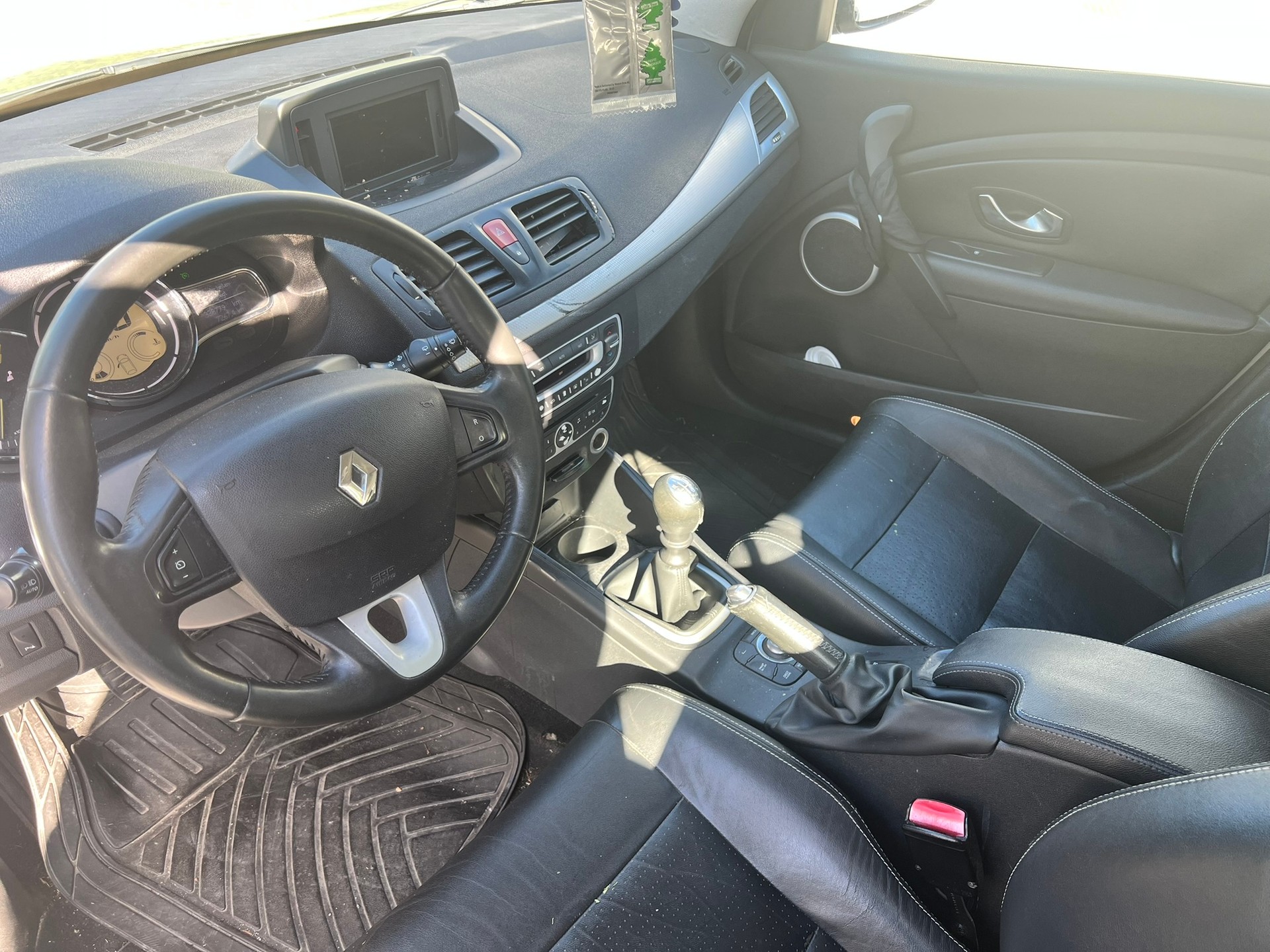 RENAULT Mégane 1.4 16V Turbo Expression-image-10
