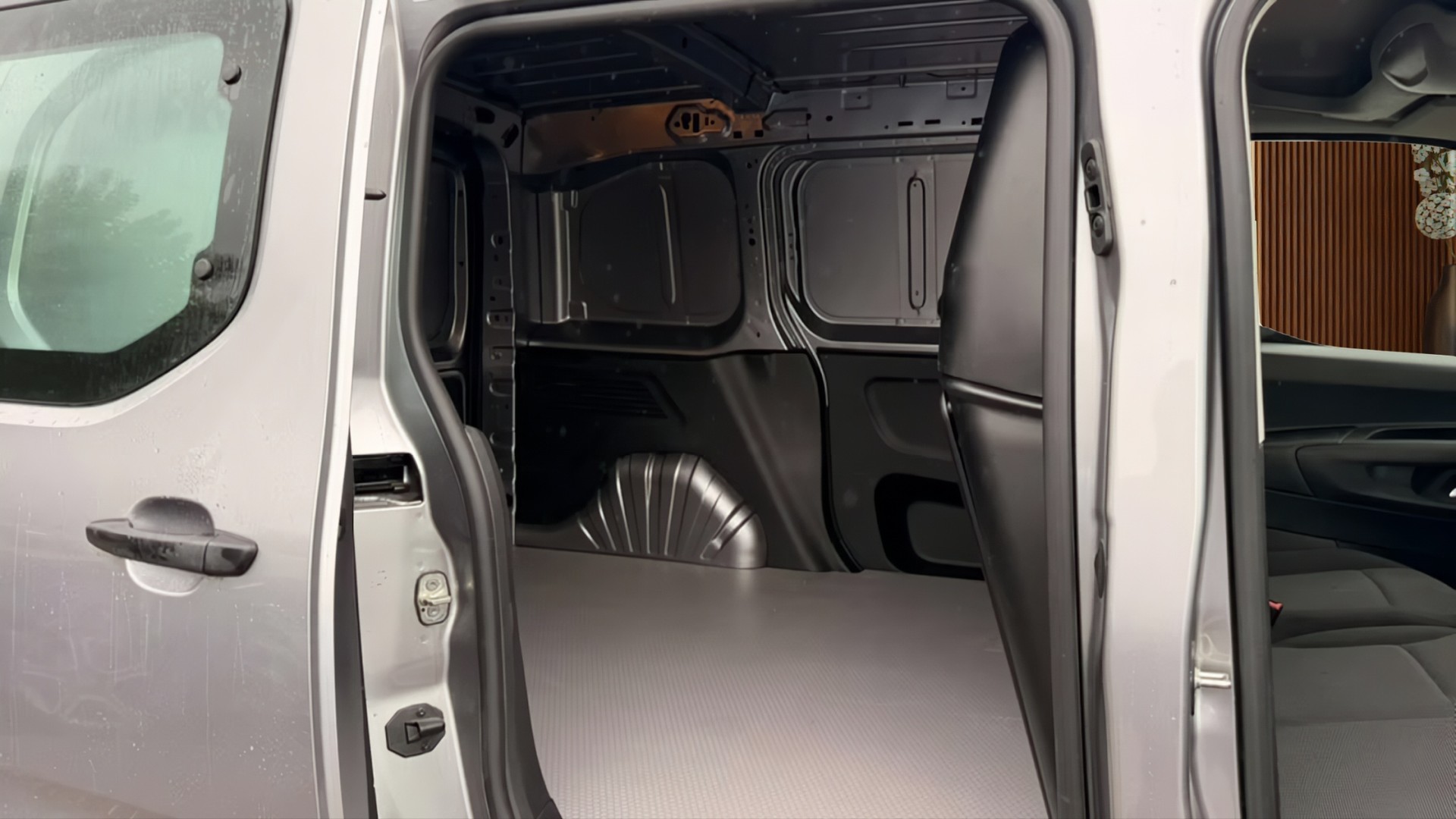 CITROEN Berlingo Van M 1.5 Blue HDi 100 s/s Swiss Edition-image-14