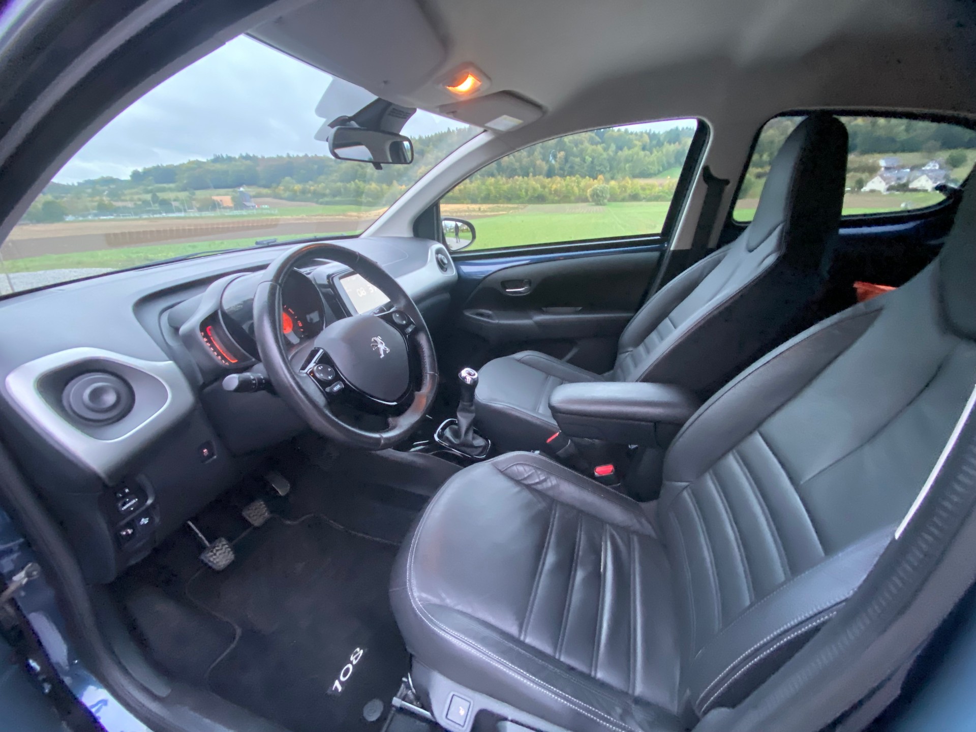 PEUGEOT 108 1.2 VTi Active Top-image-13