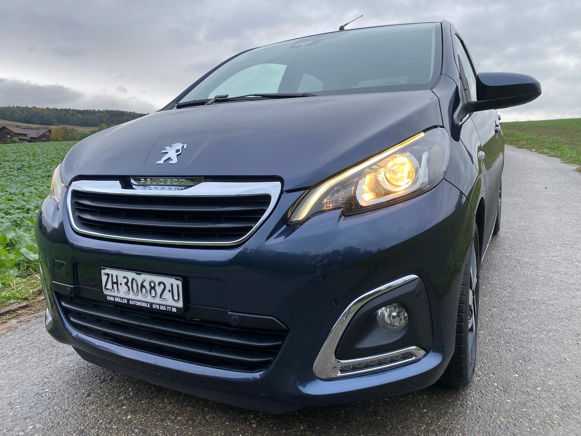 PEUGEOT 108 1.2 VTi Active Top-image-1