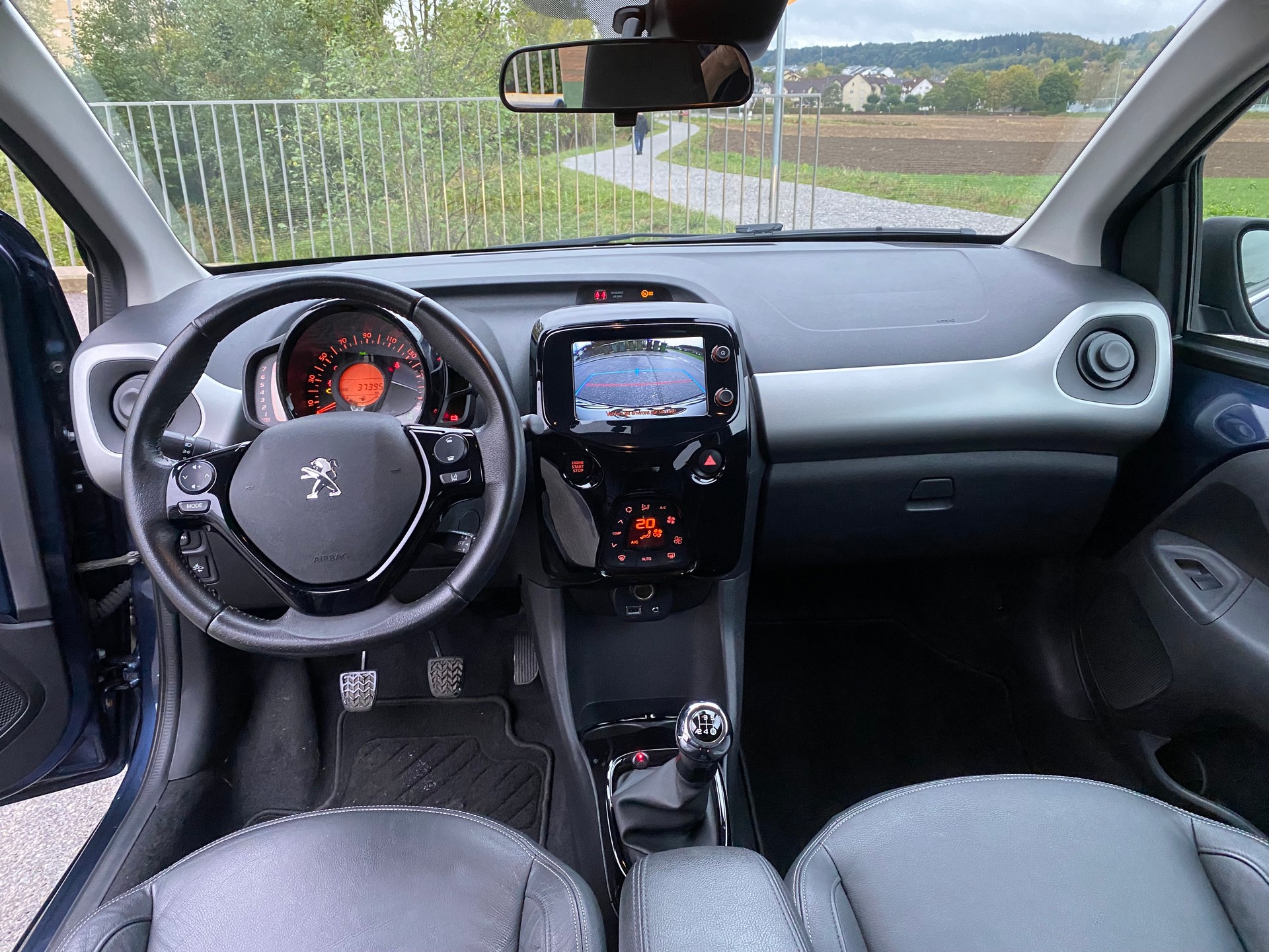 PEUGEOT 108 1.2 VTi Active Top-image-8