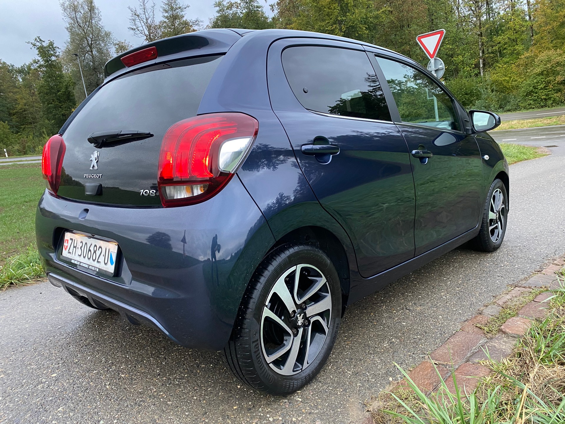 PEUGEOT 108 1.2 VTi Active Top-image-5