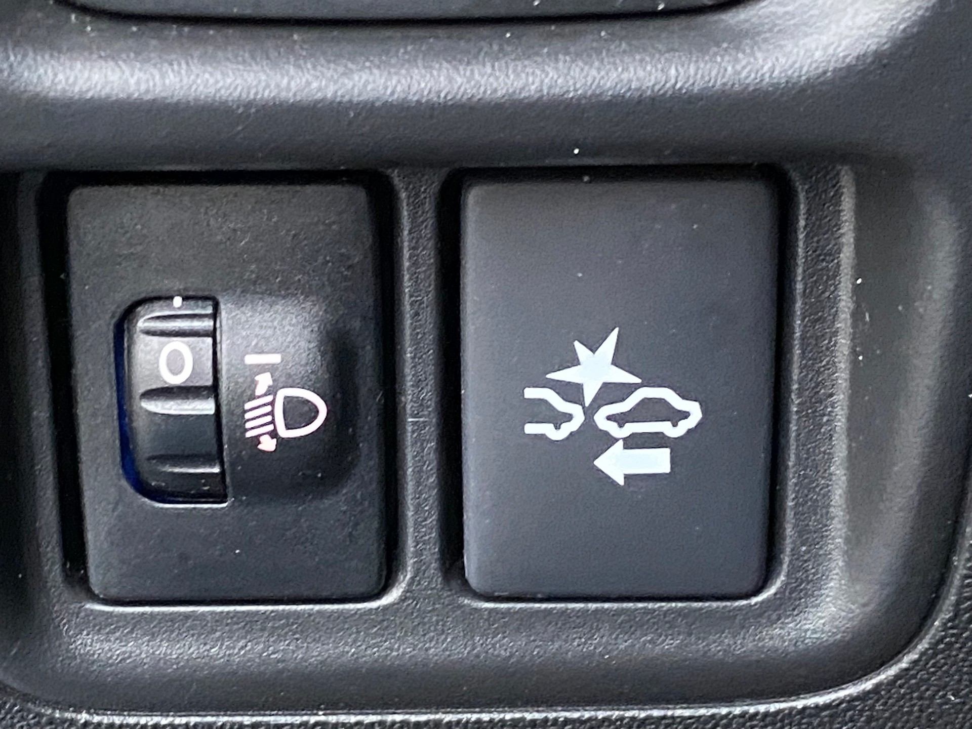 PEUGEOT 108 1.2 VTi Active Top-image-14