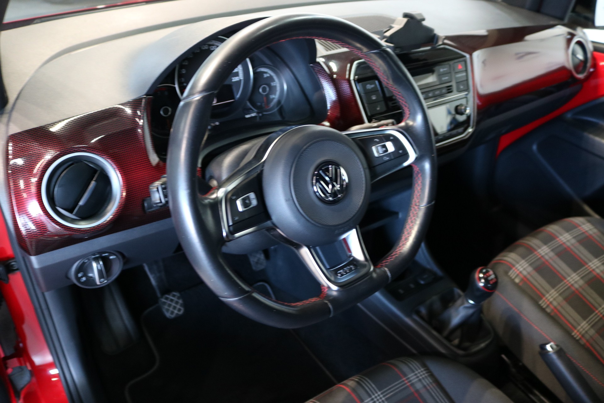 VW Up 1.0 TSI GTI-image-1