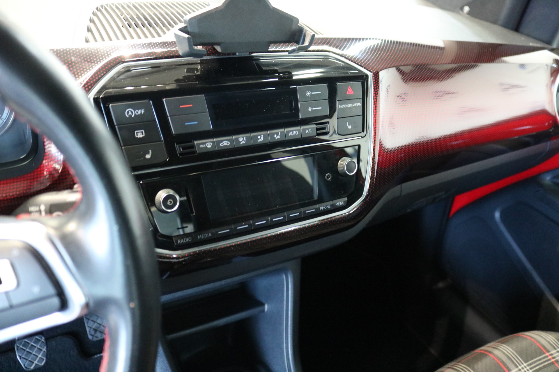 VW Up 1.0 TSI GTI-image-44