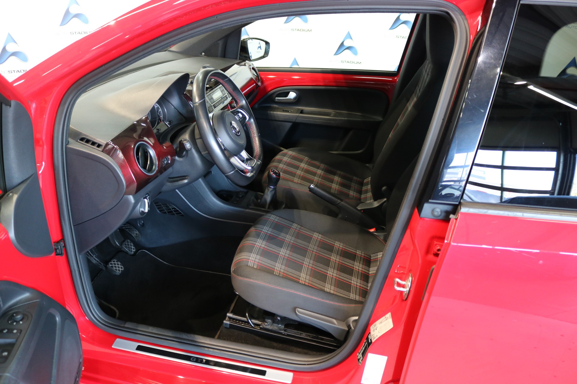 VW Up 1.0 TSI GTI-image-40