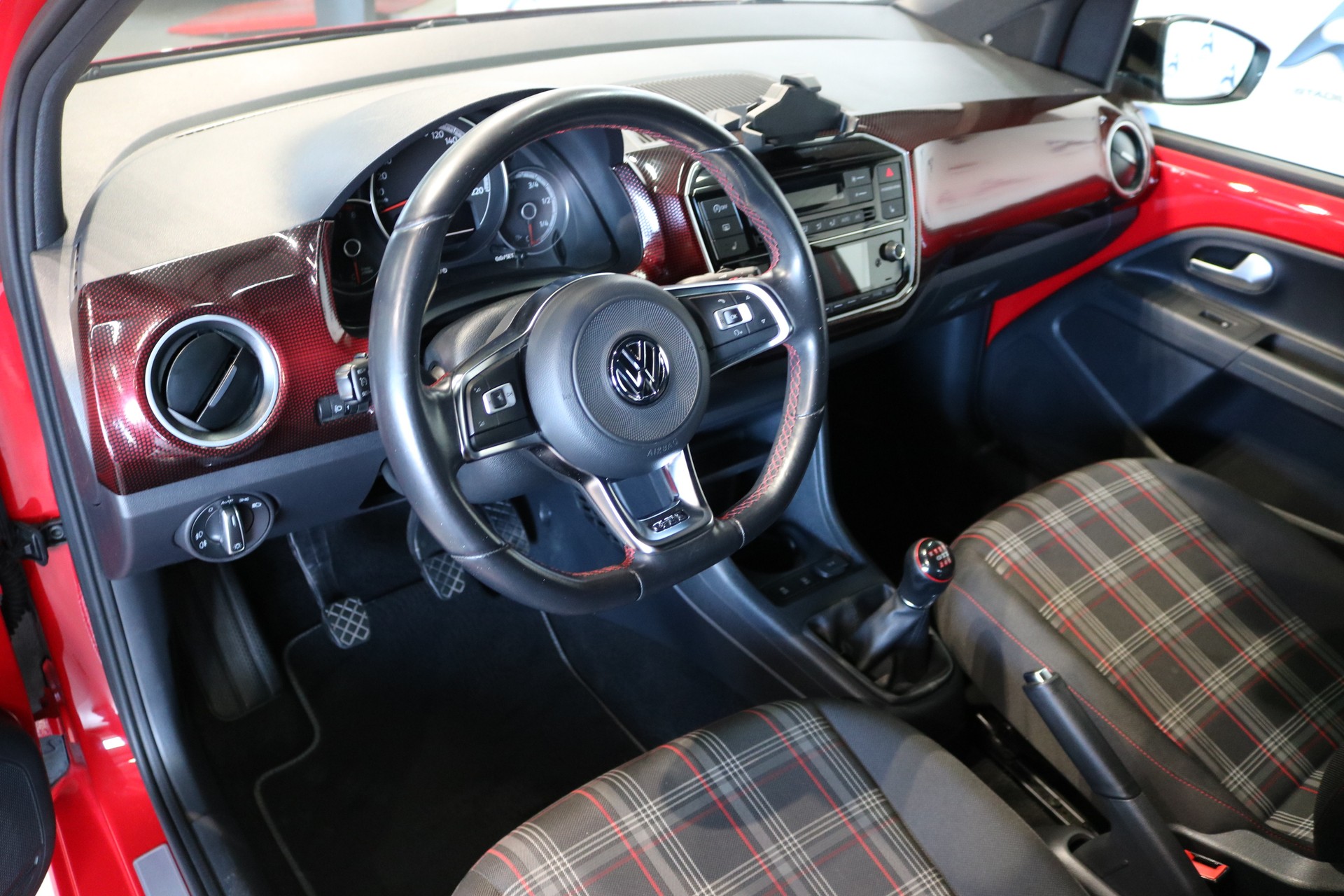 VW Up 1.0 TSI GTI-image-42