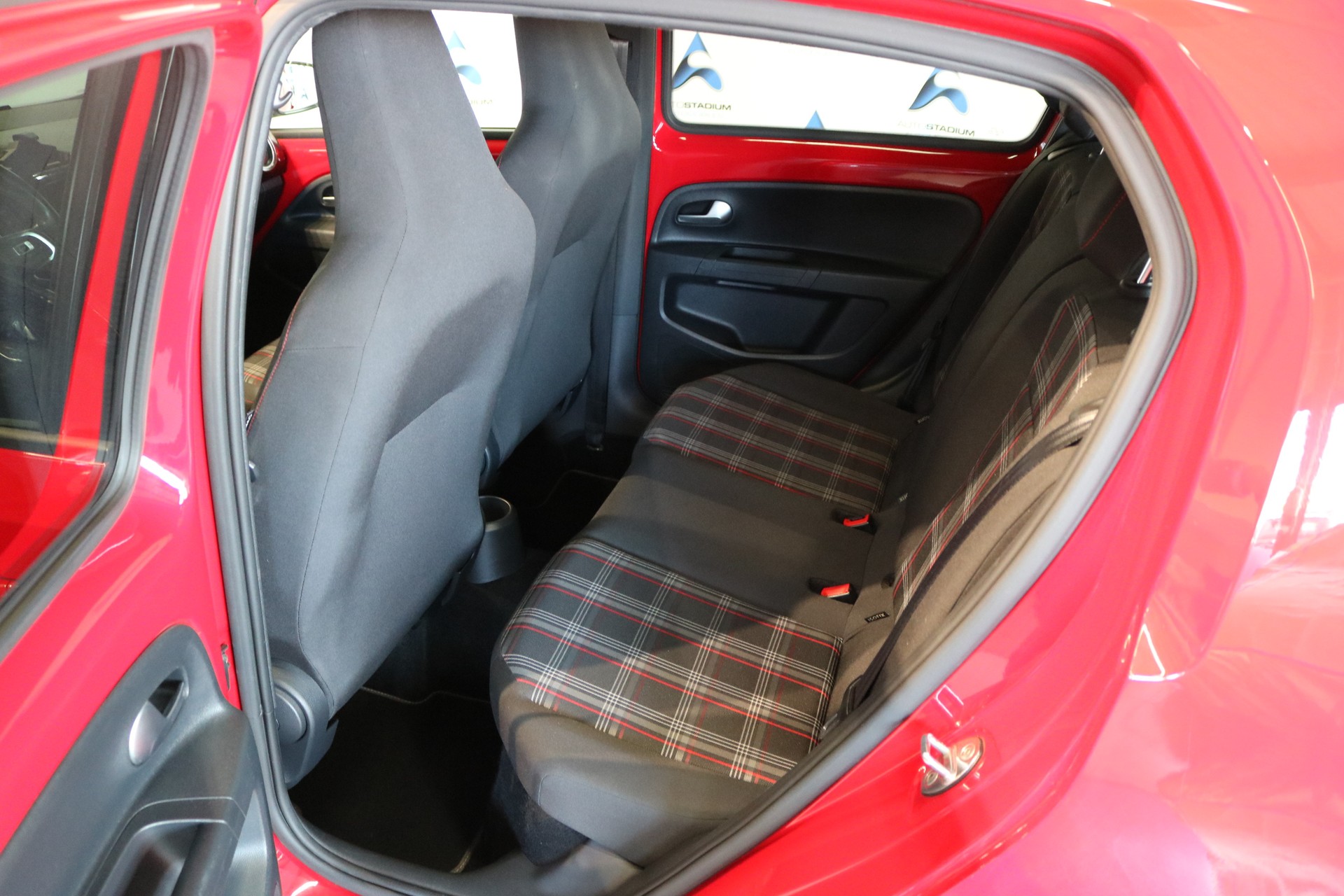 VW Up 1.0 TSI GTI-image-4
