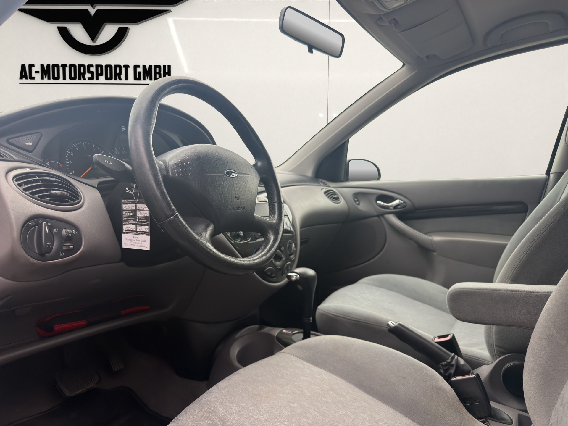 FORD Focus 1.6i 16V Ghia-image-8