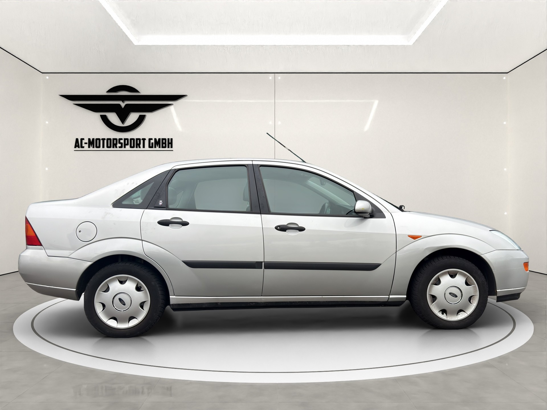 FORD Focus 1.6i 16V Ghia-image-7