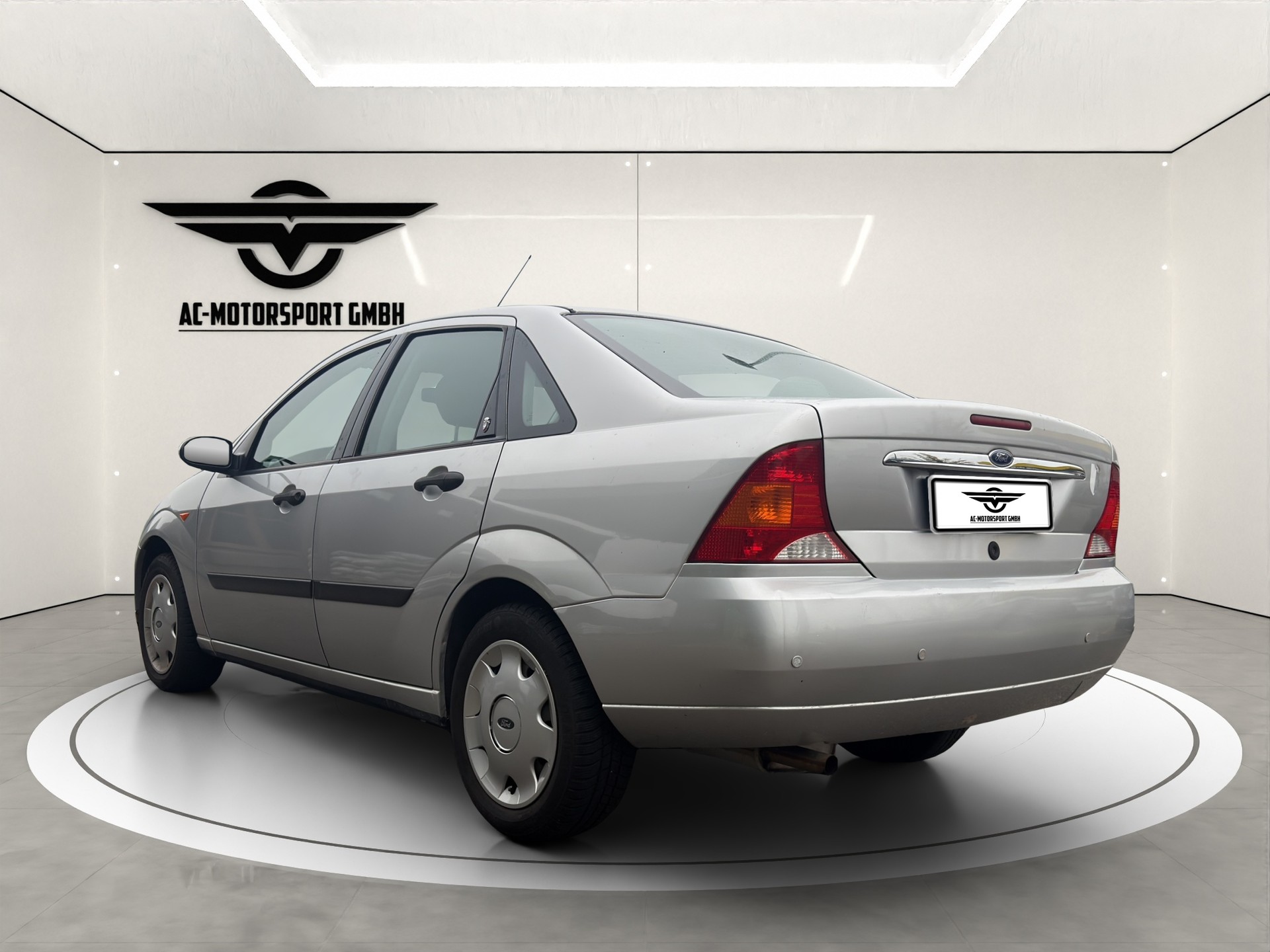 FORD Focus 1.6i 16V Ghia-image-2