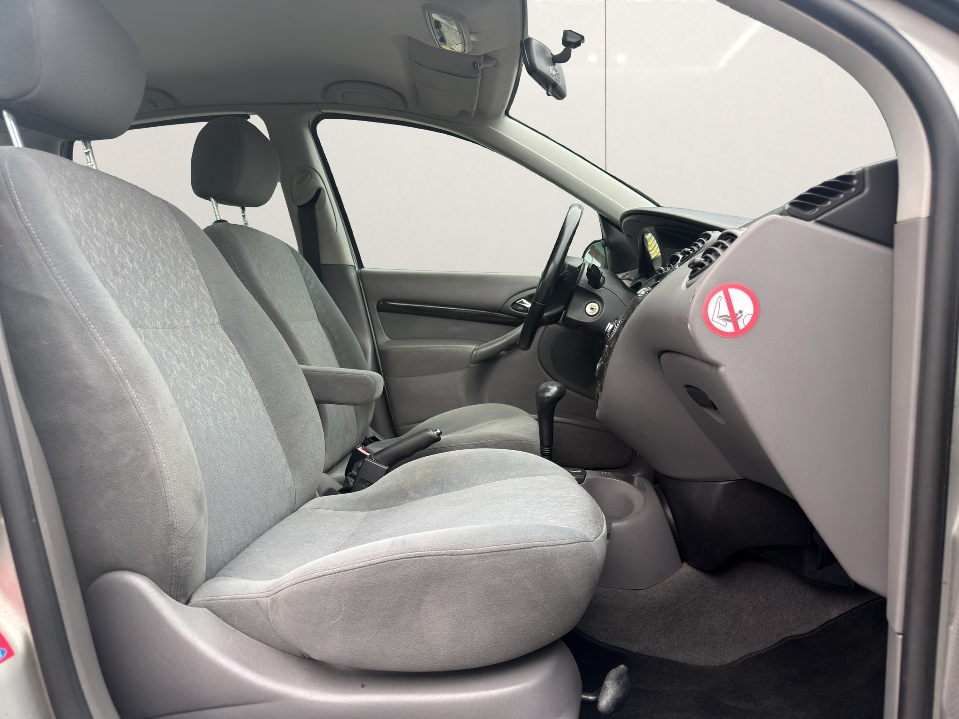 FORD Focus 1.6i 16V Ghia-image-13