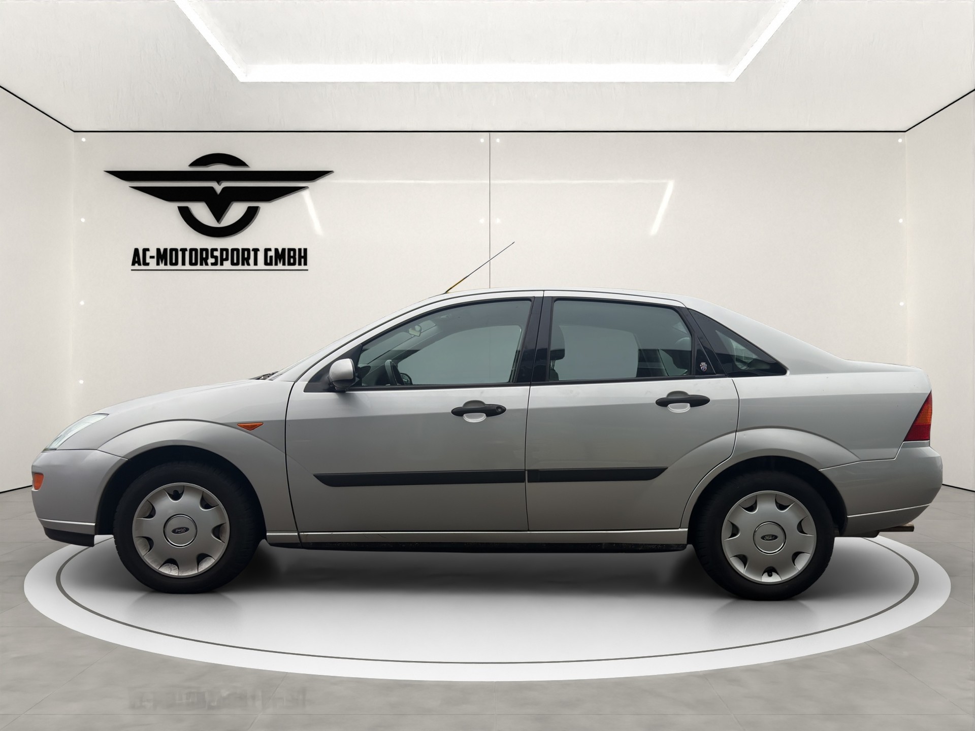 FORD Focus 1.6i 16V Ghia-image-4