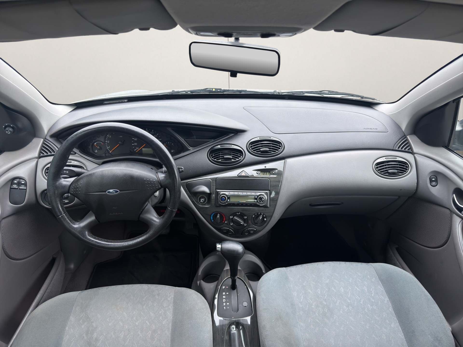FORD Focus 1.6i 16V Ghia-image-9