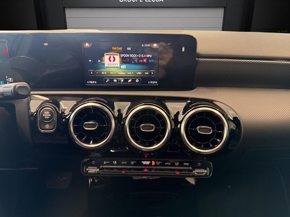 MERCEDES-BENZ A 180 Edition-image-11