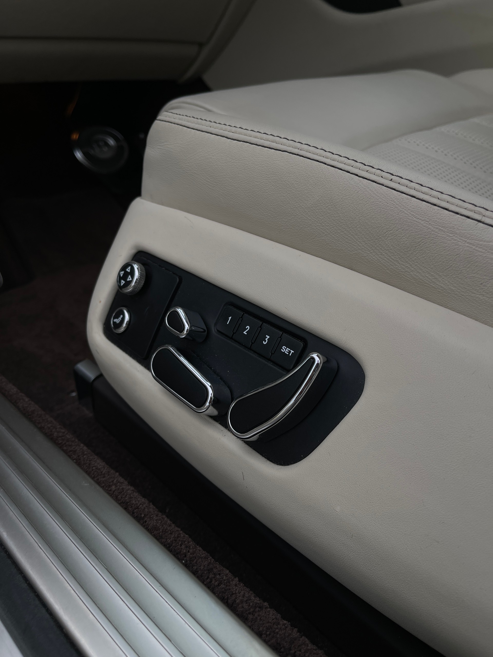 BENTLEY Continental GT 6.0 W12-image-12